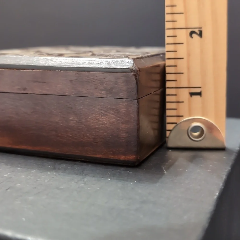 VGT, Handcrafted Wooden,Lidded Trinket Box with Marquetry Inlay. - Picture 10 of 10